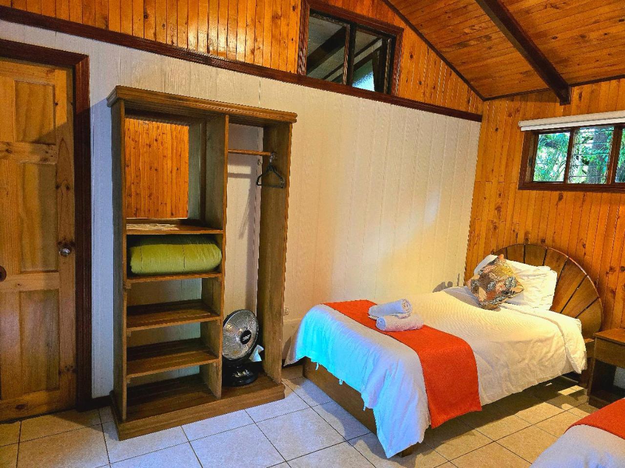 Hotel De Montana Suria San Gerardo de Dota Szoba fotó